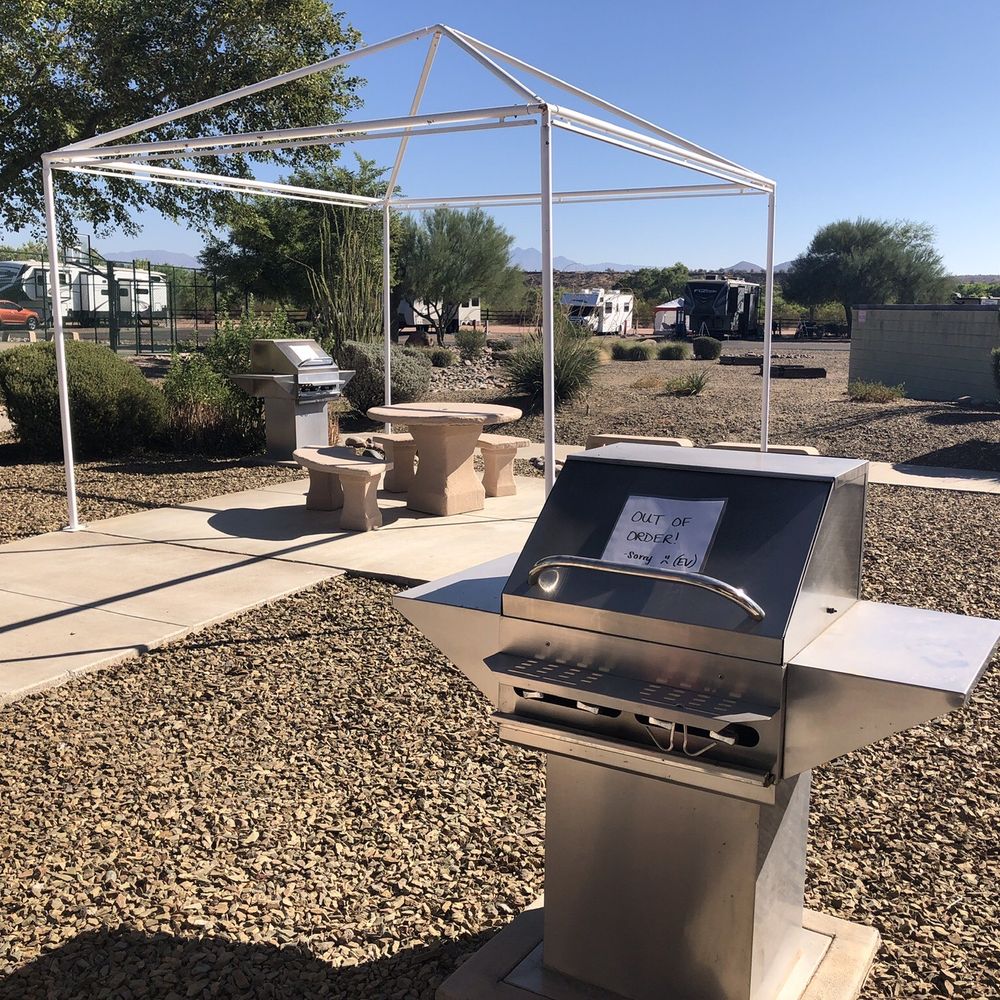 Eagle View RV Resort - BBQ's - RV Parks Near Me - Fort McDowell, Arizona