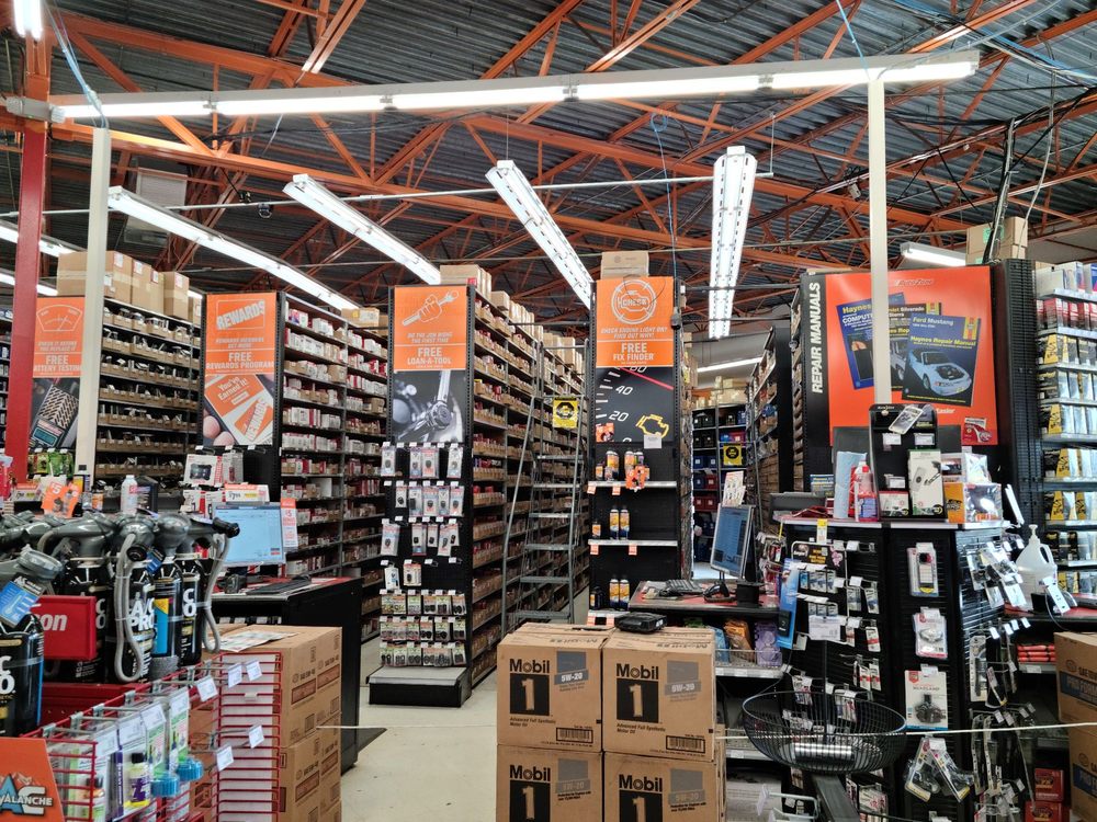 AUTOZONE AUTO PARTS Updated August 2024 5050 W Washington St