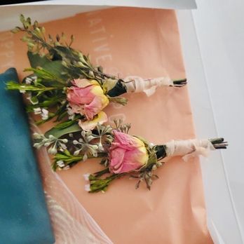 Native Poppy - Boutonnières that the groomsmen DID NOT wear, turquoise napkin from table & box delivered in! - Florists Near Me - San Diego, California Native Poppy - Boutonnières that the groomsmen DID NOT wear, turquoise napkin from table & box delivered in! - Florists Near Me - San Diego, California