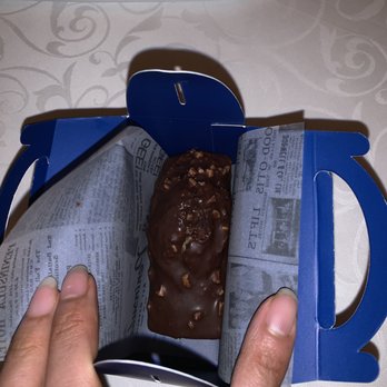 吉地士 - Complimentary chocolate cake as a departing "gift" - French Near Me - Hong Kong, HK 吉地士 - Complimentary chocolate cake as a departing "gift" - French Near Me - Hong Kong, HK