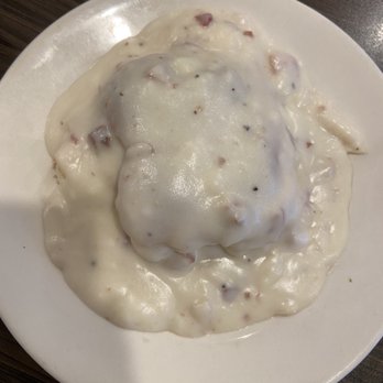 Cheliz - 1 Biscuit with Gravy - Diners Near Me - Redlands, California