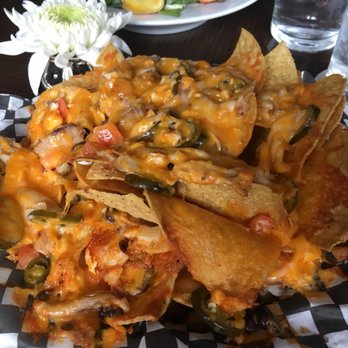 Rundle Bar - Nachos - Lounges Near Me - Banff, Alberta Rundle Bar - Nachos - Lounges Near Me - Banff, Alberta