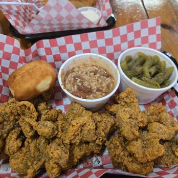 Sam's Southern Eatery - Fried gizzard combo with green beans and really good red beans & rice. - Seafood Near Me - Alexandria, Louisiana