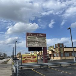 Merle Norman Cosmetics - Good signage