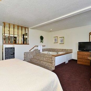 Econo Lodge - Hotels Near Me - Somerset, Pennsylvania