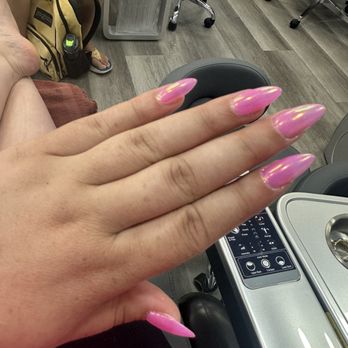 San Clemente Nails and Waxing Spa - Pink chrome nails - Nail Salons Near Me - San Clemente, California