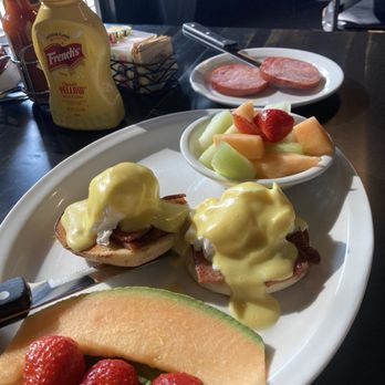 Rusty Pelican Cafe - Eggs Benedict - Desserts Near Me - Mill Creek, Washington