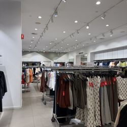 H&M - Inside