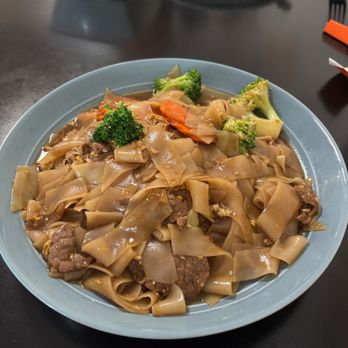 Jasmine Thai Cuisine - Pad See Ew with beef - Thai Near Me - Twin Falls, Idaho