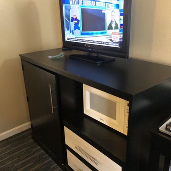 Surf Motel & Gardens - TV, microwave and mini fridge with freezer - Hotels Near Me - Fort Bragg, California Surf Motel & Gardens - TV, microwave and mini fridge with freezer - Hotels Near Me - Fort Bragg, California