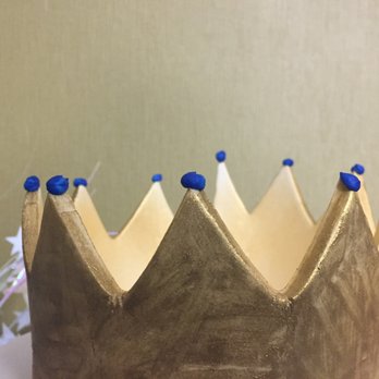 Barb's Cakery - Uneven points of the crown - Bakeries Near Me - Fresno, California