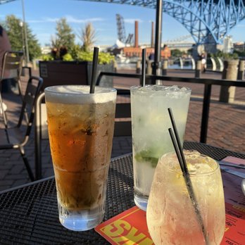 Rum Runners - bourbon tea, mojito, white peach sangria - Tiki Bars Near Me - Cleveland, Ohio Rum Runners - bourbon tea, mojito, white peach sangria - Tiki Bars Near Me - Cleveland, Ohio