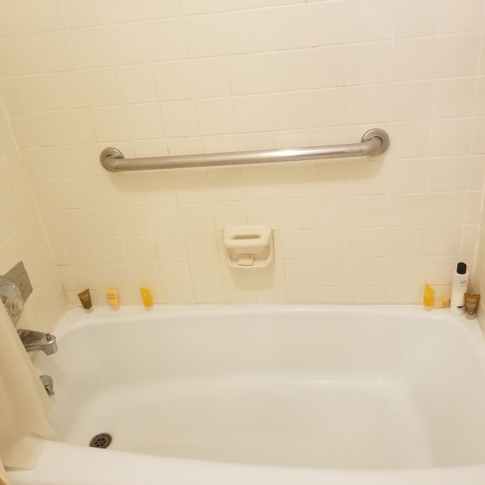 Homestead - dirty/moldy tiles - Hotels Near Me - Midway, Utah