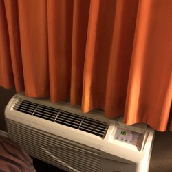 Orangewood Inn & Suites - This sucker would make an Eskimo home sick!