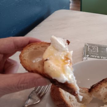 La Pecora Bianca NoMad - Slice bread - Italian Near Me - New York, New York La Pecora Bianca NoMad - Slice bread - Italian Near Me - New York, New York