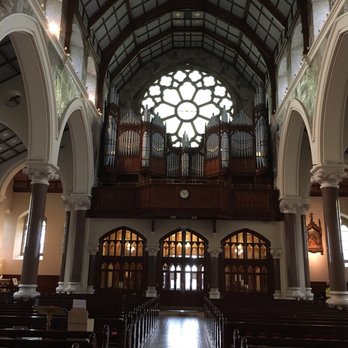 Taxi Trax - A church on the tour where Bill Clinton, Tony Blair and representatives from Sinn Fein met to iron out the peace agreement - Tours Near Me - Belfast, BFS