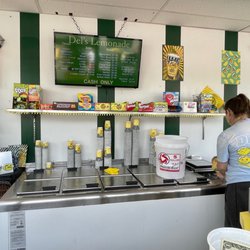 Del's Lemonade - Cumberland - Interior