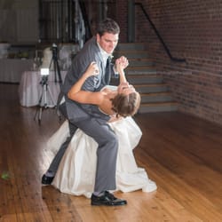 Get ready for your wedding with the perfect dance!