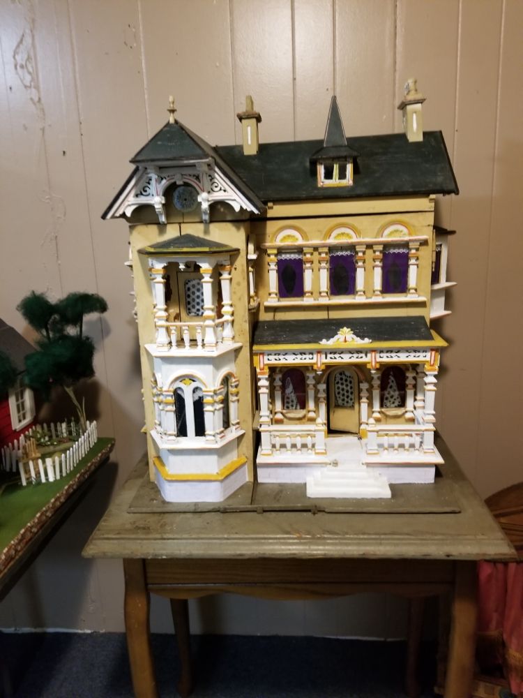 My Little Town - Dollhouse and Miniatures Rehab Showplace Logo