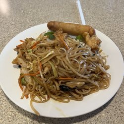 Dragon King Chinese Restaurant - Drunken noodles