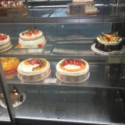 Maxim's Bakery