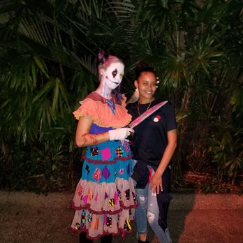 Howl-O-Scream - I'm dying - Haunted Houses Near Me - Tampa, Florida Howl-O-Scream - I'm dying - Haunted Houses Near Me - Tampa, Florida