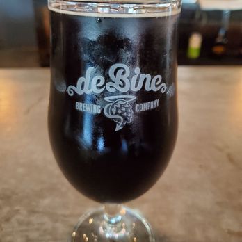 De Bine Brewing - Cocoa Coma Milk Stout 5/5 - Breweries Near Me - Palm Harbor, Florida