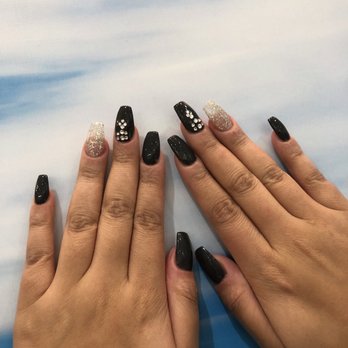 Bilancia Nail Spa - Nail Salons Near Me - Chicago, Illinois