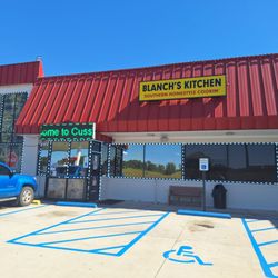 Cusseta Travel Plaza - Aside u o the entrance of the truck stop going into the restaurant