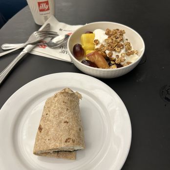 United Club - Airport Lounges Near Me - Newark, New Jersey