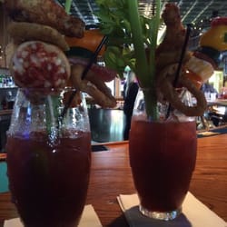 City Tavern - Raquel rules !
