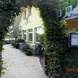 Weinhaus am Rhein - Eingang zum Rheingarten