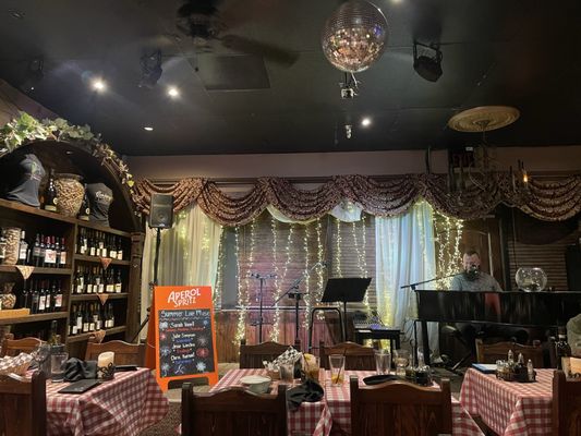 Vincitorio's Restaurant by null