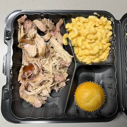 Lil' Bitta Bull BBQ - Pulled Chicken, Mac-n-Cheese, Cornbread