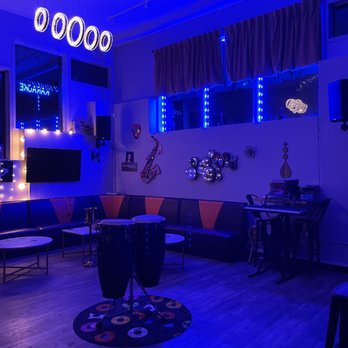 Black Parakeetz Paint, Swig & Sing! - a brightly lit room - Karaoke Near Me - Nyack, New York Black Parakeetz Paint, Swig & Sing! - a brightly lit room - Karaoke Near Me - Nyack, New York
