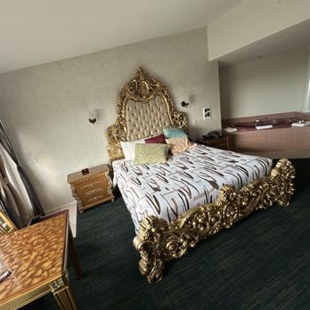 Ocean View Lodge - Crazy foot and headboard - Hotels Near Me - Fort Bragg, California