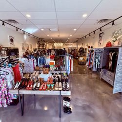 Chill Boutique - Entry
