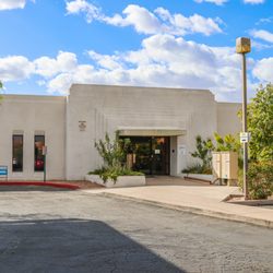 Southwestern Eye Center - Back parking lot - Main entrance