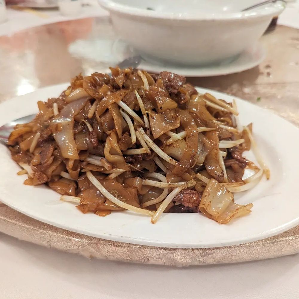 Queens Seafood Restaurant - Beef chow fun - Seafood Near Me - Elmhurst, New York Queens Seafood Restaurant - Beef chow fun - Seafood Near Me - Elmhurst, New York