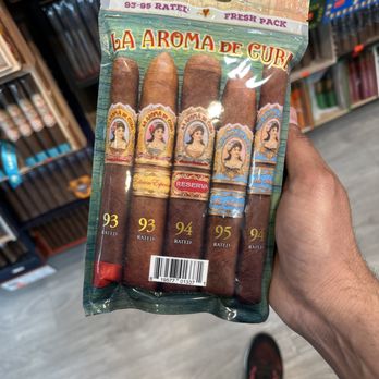 Tulip Cigars - 93-95 rated FRESH PACK LA AROMA DE CUBA CIGAR - Beer, Wine & Spirits Near Me - Floral Park, New York Tulip Cigars - 93-95 rated FRESH PACK LA AROMA DE CUBA CIGAR - Beer, Wine & Spirits Near Me - Floral Park, New York