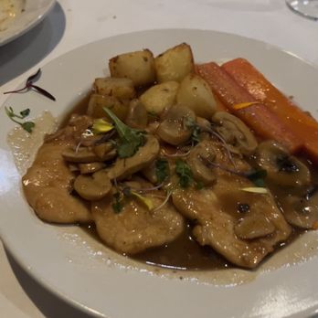Grape Vine Cafe - Chicken Marsala - Wine Bars Near Me - Las Vegas, Nevada Grape Vine Cafe - Chicken Marsala - Wine Bars Near Me - Las Vegas, Nevada