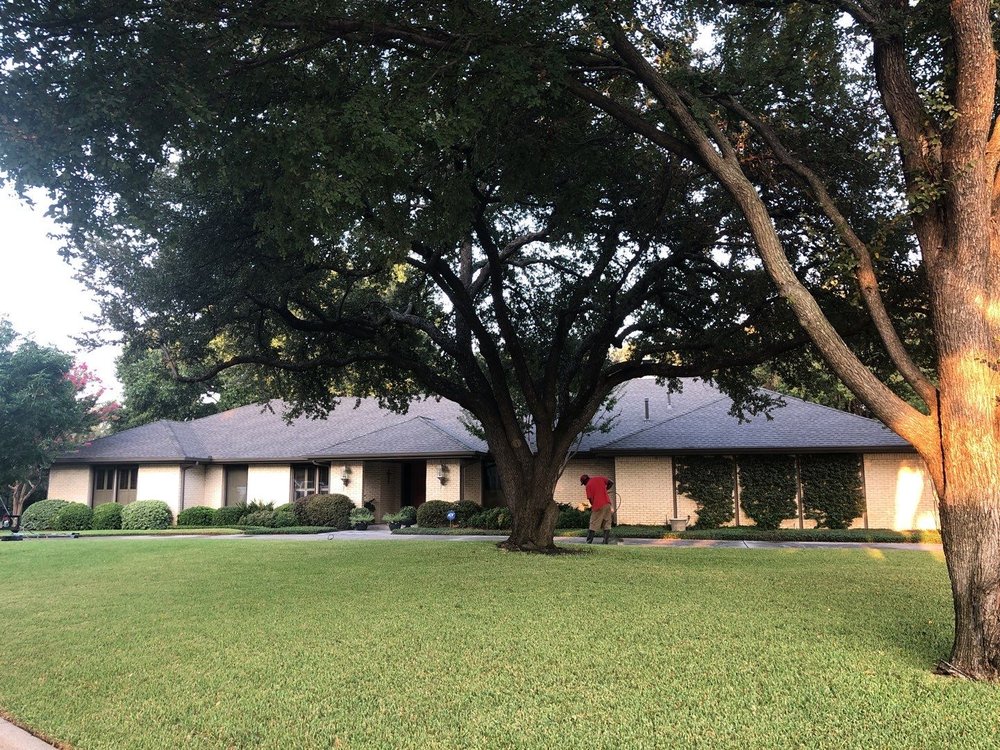 Slide of B&B Roofing