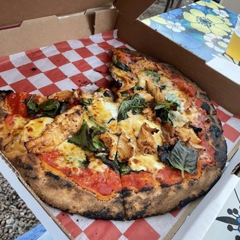 Show Me Pizza - GF Margarita Pizza with smoked chicken and spinach - Pizza Near Me - Austin, Texas Show Me Pizza - GF Margarita Pizza with smoked chicken and spinach - Pizza Near Me - Austin, Texas