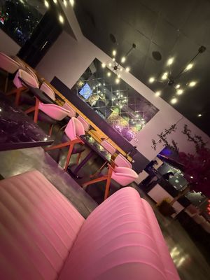 Zara Lounge by null