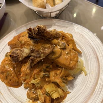 Bella Italia - Chicken over pasta. - Italian Near Me - Vicksburg, Mississippi Bella Italia - Chicken over pasta. - Italian Near Me - Vicksburg, Mississippi