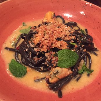 A Mano - Italian Near Me - Philadelphia, Pennsylvania
