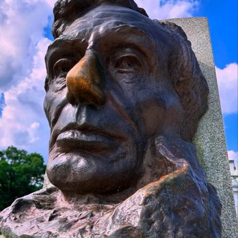 Lincoln Tomb - Landmarks & Historical Buildings Near Me - Springfield, Illinois Lincoln Tomb - Landmarks & Historical Buildings Near Me - Springfield, Illinois