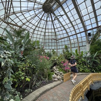 Lincoln Park Conservatory - Parks Near Me - Chicago, Illinois