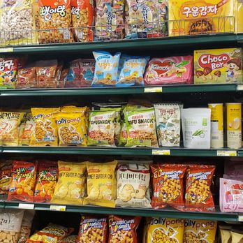 E mart - Snack Aisle - International Grocery Near Me - Virginia Beach, Virginia E mart - Snack Aisle - International Grocery Near Me - Virginia Beach, Virginia