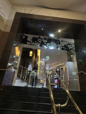 Hard Days Night Hotel by null